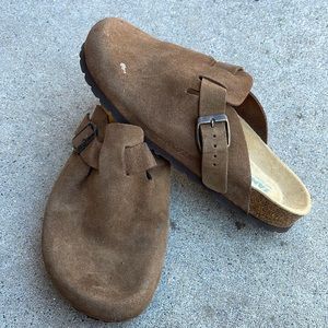 Brown suede Sanosan clogs